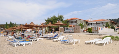 Sunset Hotel Halkidiki... an ideal budget accommodation solution, one of your best Halkidiki apartments on the beach