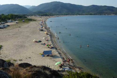 Sykia Beach awaits as more travelers chose to camp here than in other sites in Halkidiki.